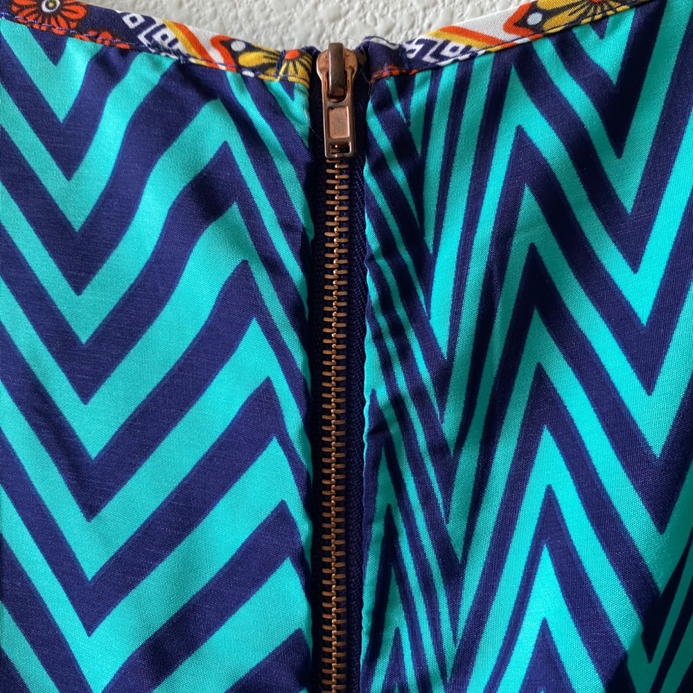 Unique Printed Top - Picture 7 of 9